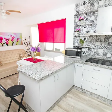 Modish 3 Bedroom In By La Recepcion Apartment *