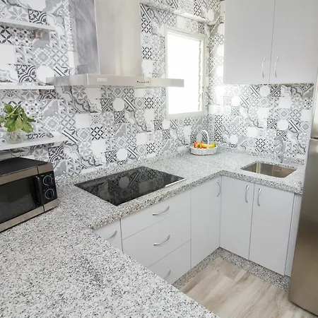 Apartment Modish 3 Bedroom In By La Recepcion Malaga