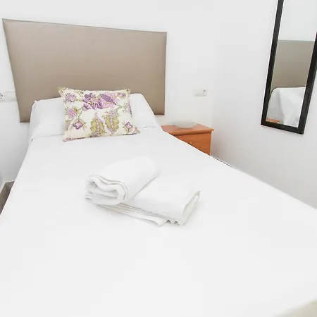Modish 3 Bedroom In By La Recepcion Apartment *
